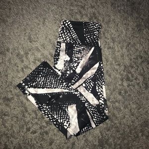 cropped lulu lemon leggings